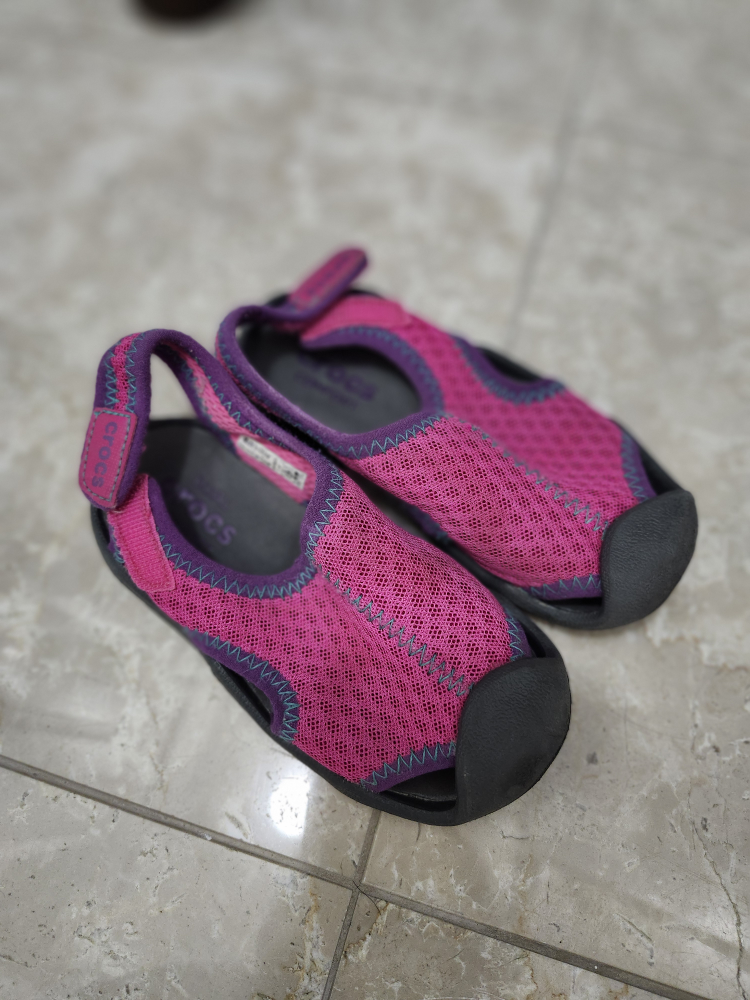 Ugg boots and water shoes for toddlers - photo 3