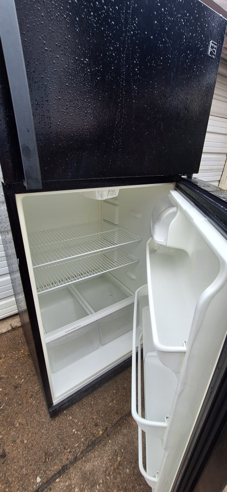 Kenmore Black Refrigerator - photo 3
