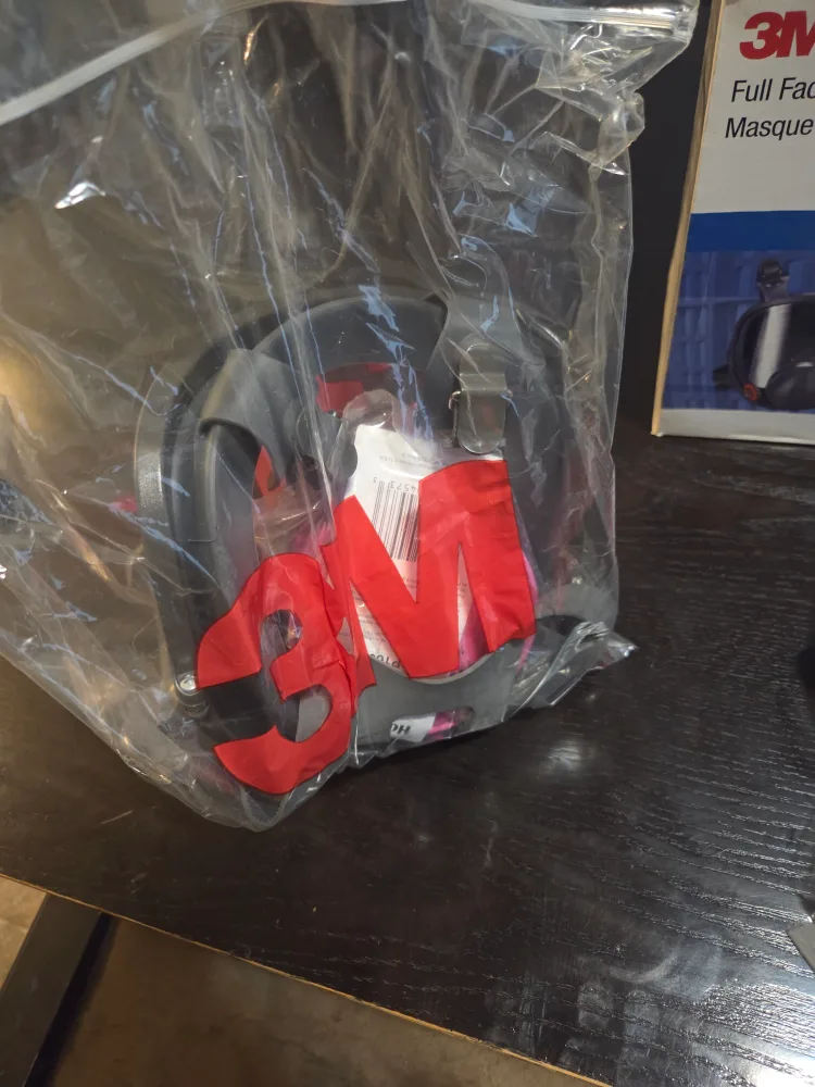 3M 6900 Full Facepiece Respirator, Large, New in Box image indicator(3)