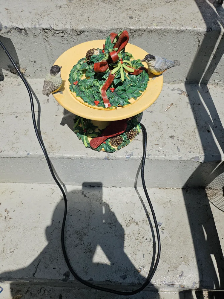 Holiday Bird Bath Figurine thumbnail