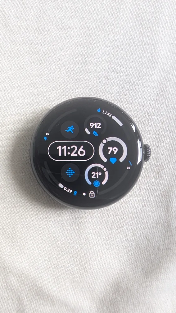 Google Pixel 3 Watch 45mm with Bands and extra watch face thumbnail