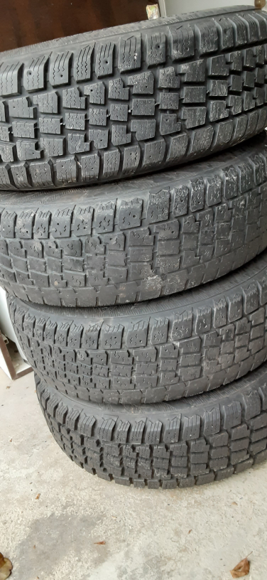 Set of 4 Tires 185/70R14 - photo 2