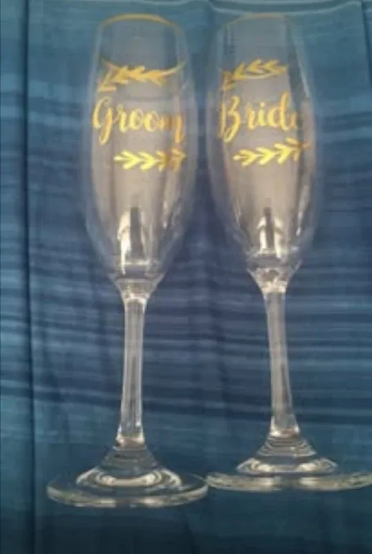Bride & Groom Champagne Flutes thumbnail