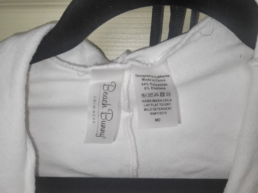 Beach Bunny White Romper - Size Medium 🧡 image indicator(3)