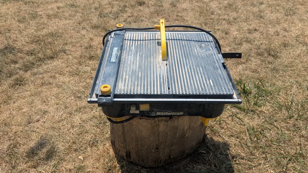 Selling my used Mastercraft Wet Tile Saw thumbnail