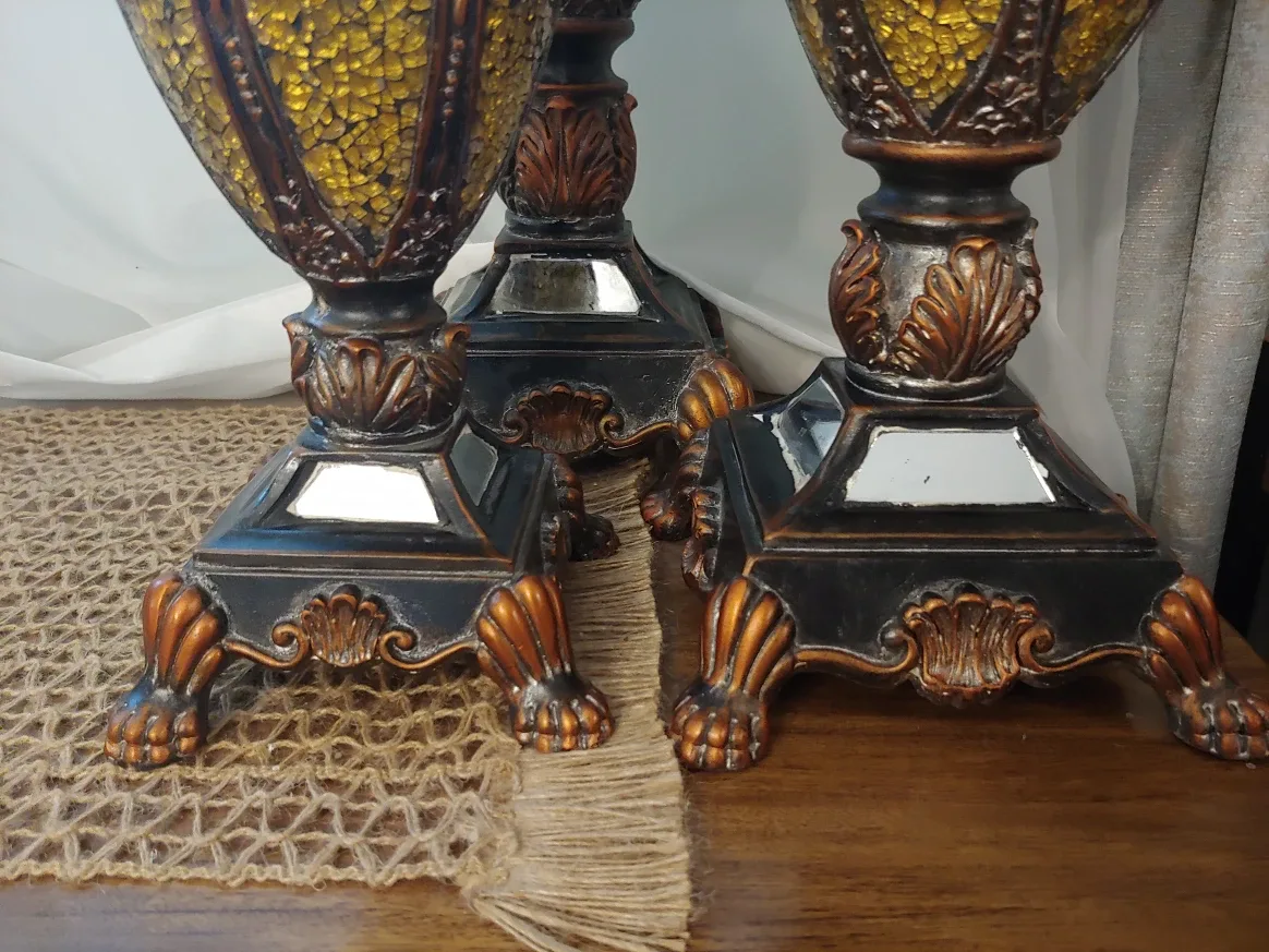 Candle Holder Set - Elegant Home Decor image indicator(4)