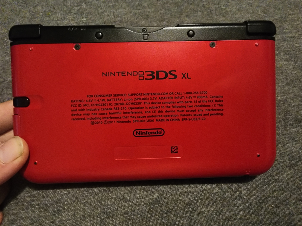 Nintendo 3DS XL Red