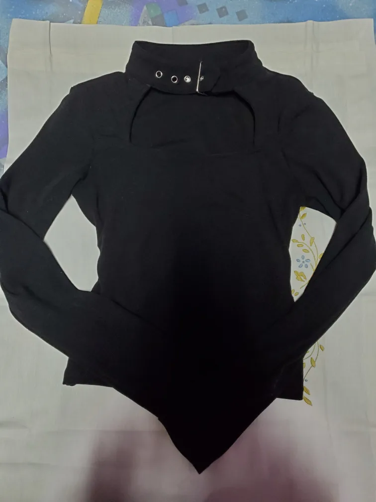 Black choker long sleeve top image indicator(2)