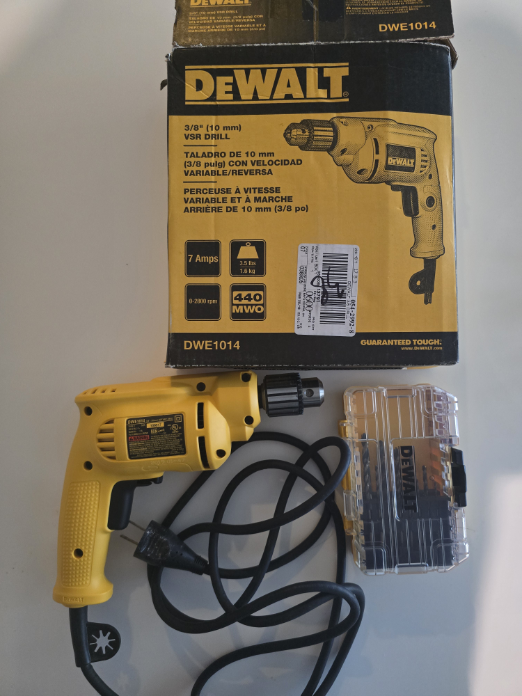DeWalt Drill (DWE1014 3/8" VSR)