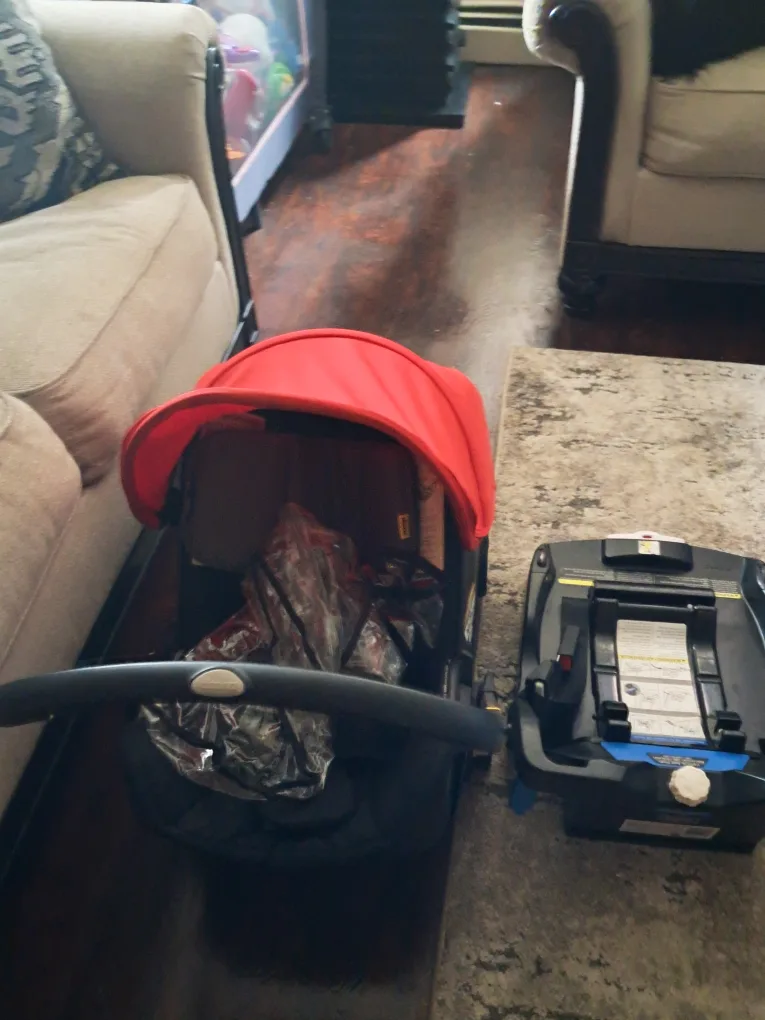 Doona Infant Car Seat Stroller + Base image indicator(2)