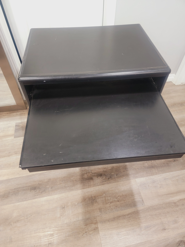 free TV stand - photo 2