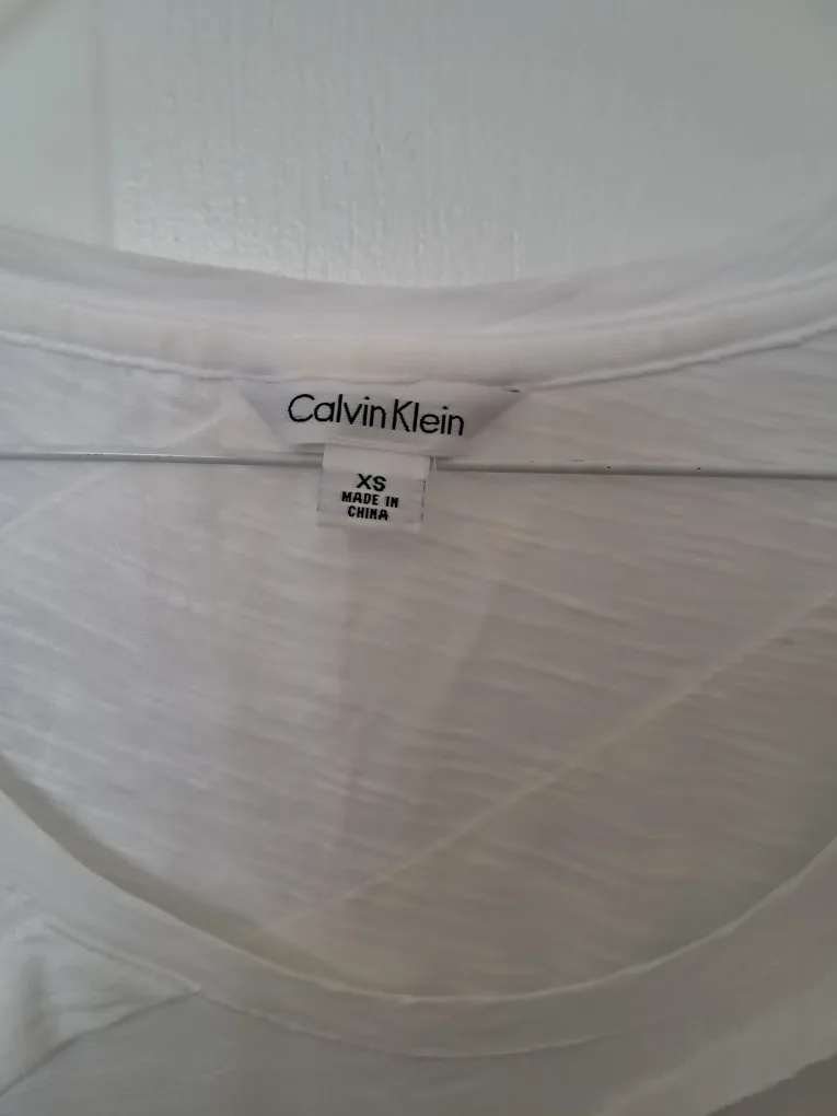 Calvin Klein White Top- Size XS image indicator(3)