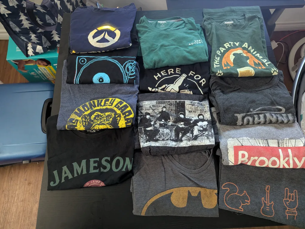 Assorted Graphic M-size T-Shirt Bundle image indicator(2)