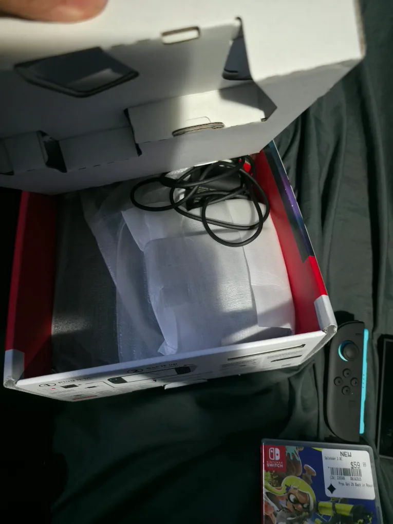 Nintendo Switch OLED + Pro Controller - NEW image indicator(3)