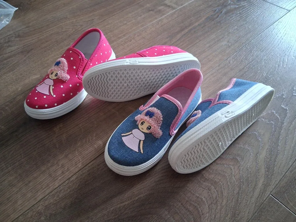 Kids Slip-on Shoes, Size  10/30 image indicator(2)