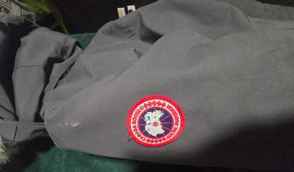 Canada Goose Parka image indicator(4)