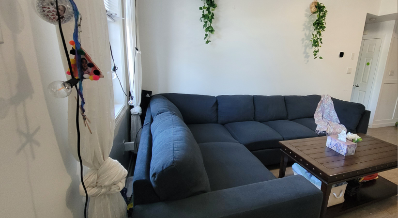 FOR SALE: Beautiful & Sturdy Sectional Sofa from Leon’s - photo 4