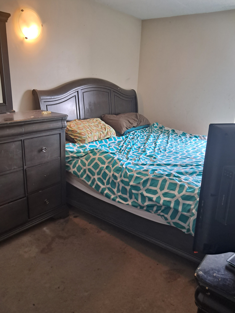 An affordable masterbed room for rent
