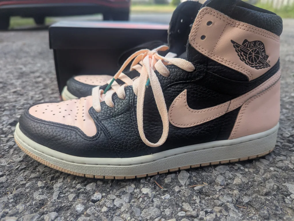 Air Jordan 1 Retro High OG thumbnail
