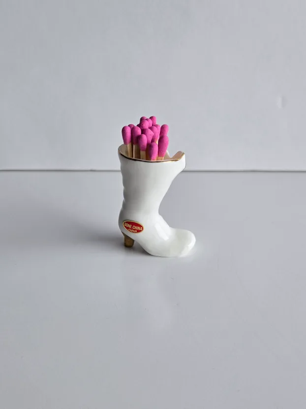 Bone China Japanese Boot Match Holder image indicator(2)