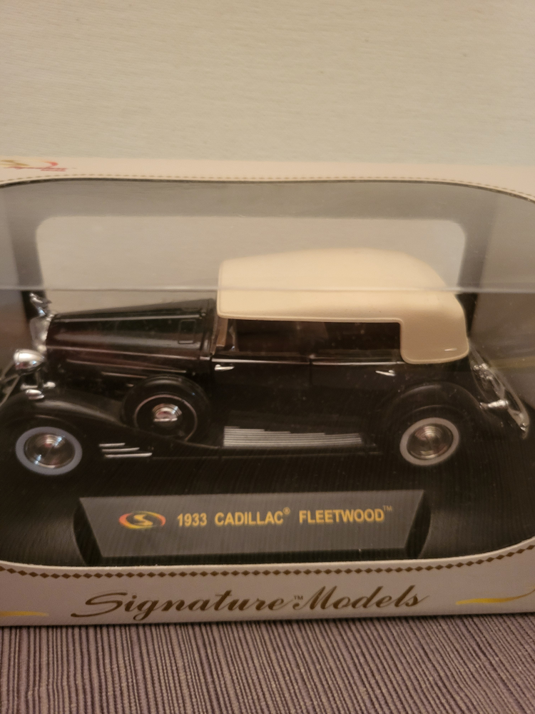 Signature Models 1933 Cadillac Fleetwood