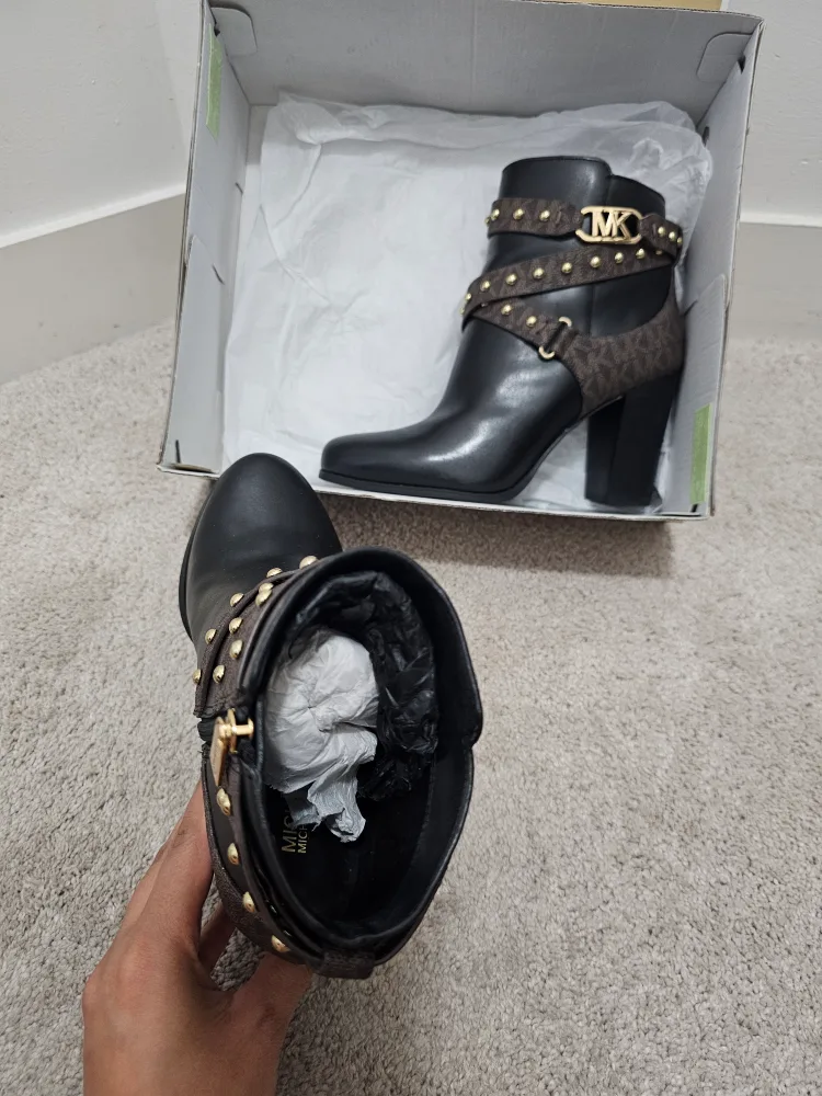 Michael Kors Black Leather Ankle Boots - Size 6M image indicator(3)