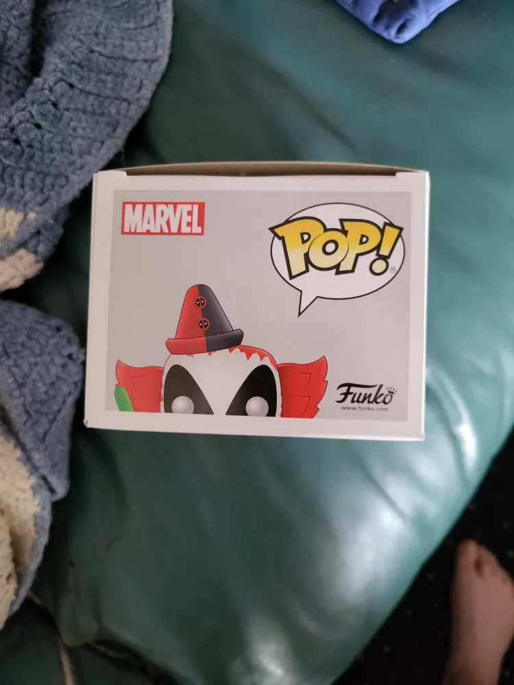 Funko Pop! Marvel Deadpool #322 Clown Deadpool image indicator(5)