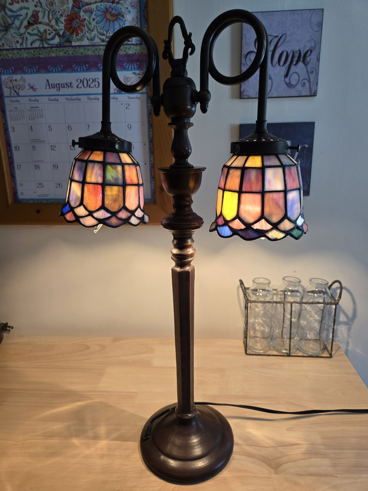 Tiffany Stained Glass Style Table Lamp - photo 2
