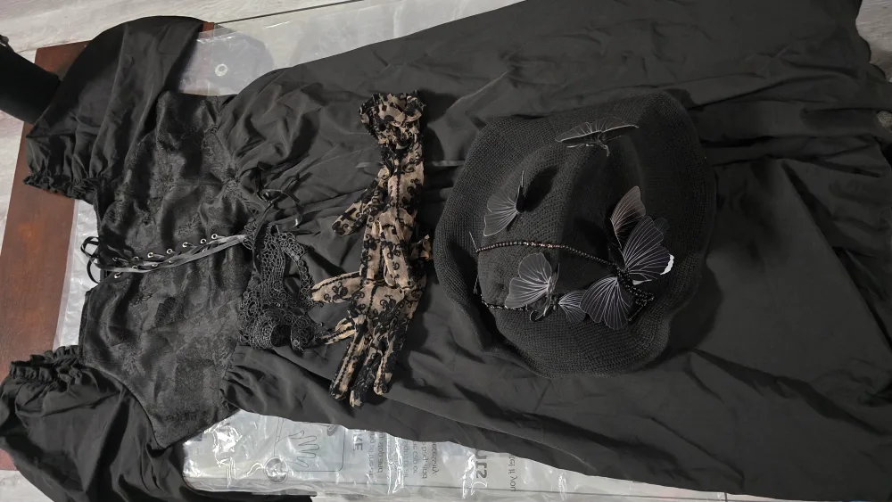 Halloween style Dress, Gloves & Hat Set, plus eye masks thumbnail