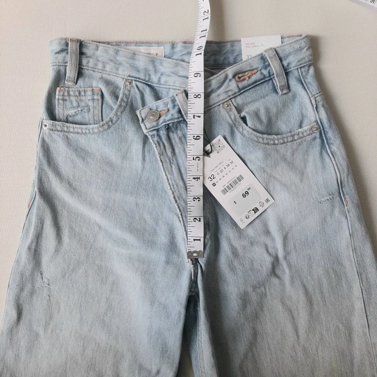 Zara Wide Leg Full Length Jeans - Size 32 image indicator(3)