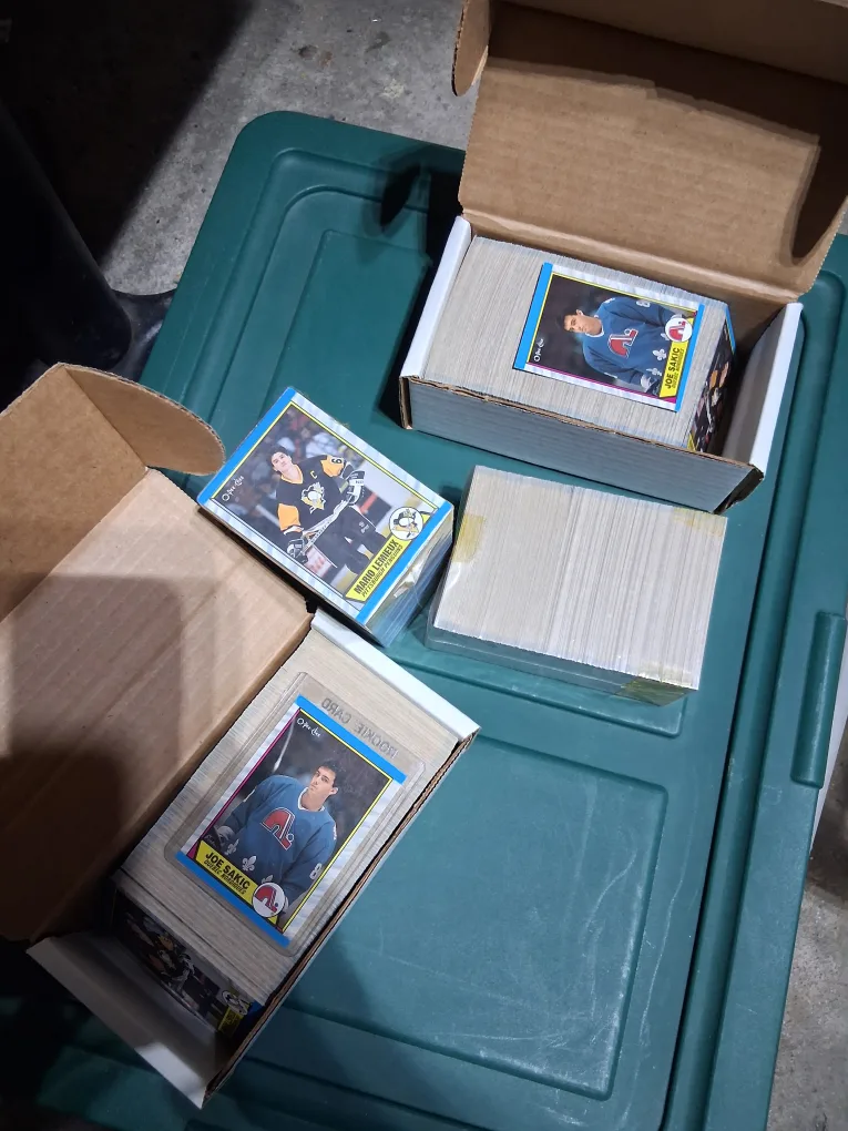 O-Pee-Chee Hockey Cards - Joe Sakic Rookie Card image indicator(3)