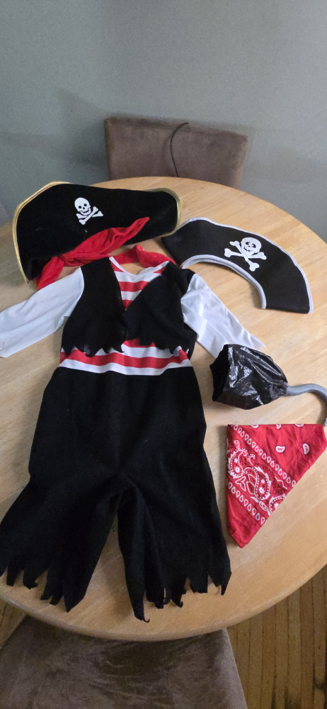kids Pirate Costume ages 4-6 years