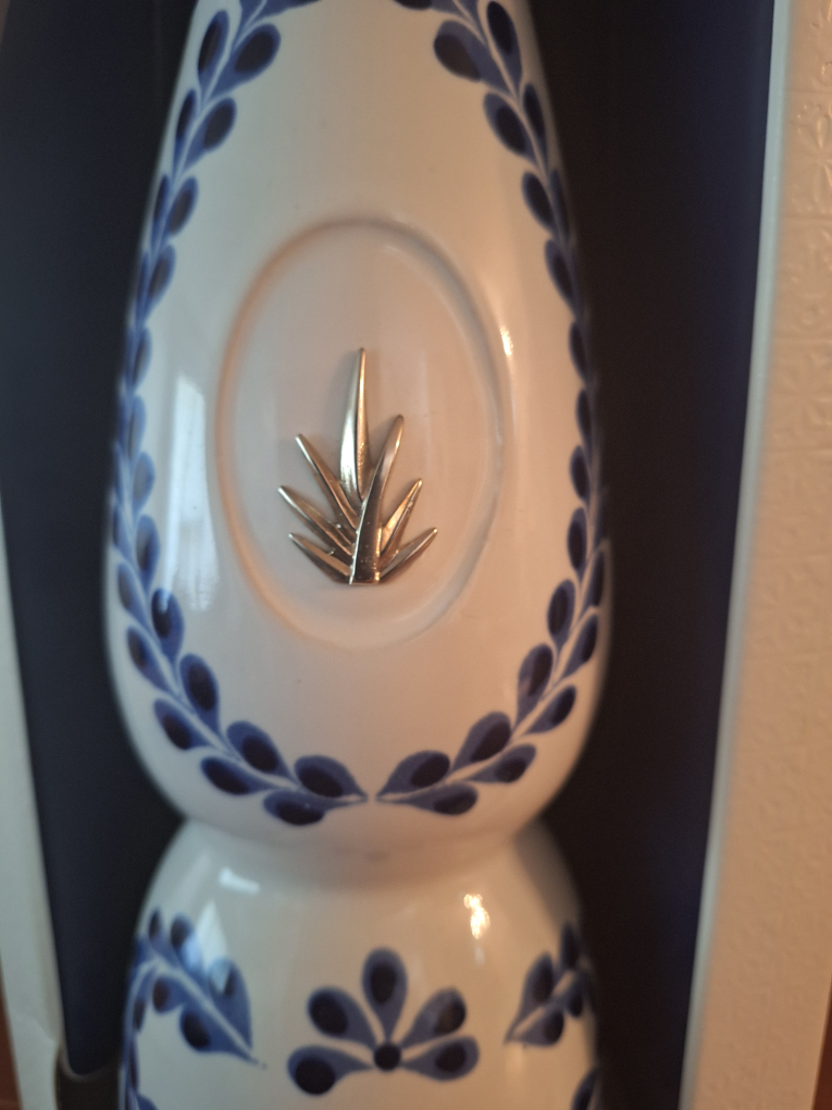 empty for decoration only Clase Azul Reposado Tequila Bottle - photo 5