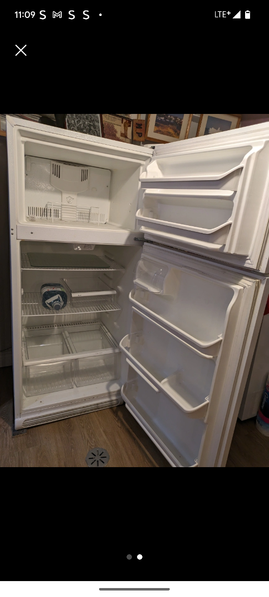 Frigidaire White Refrigerator - photo 2