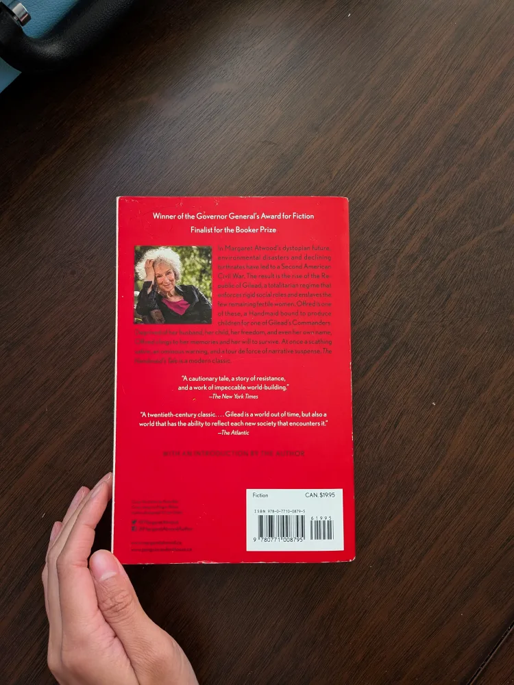 handmaid's tale by Margaret Atwood image indicator(2)