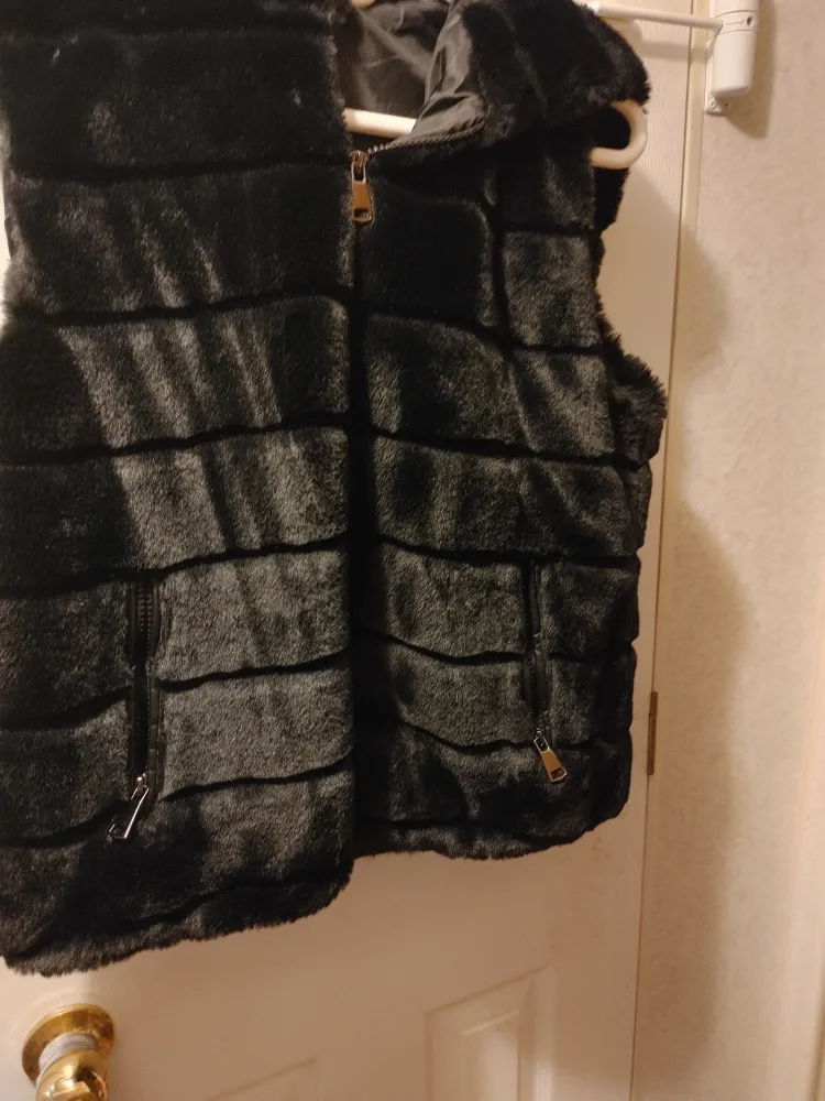 Black Faux Fur Vest/with hood thumbnail