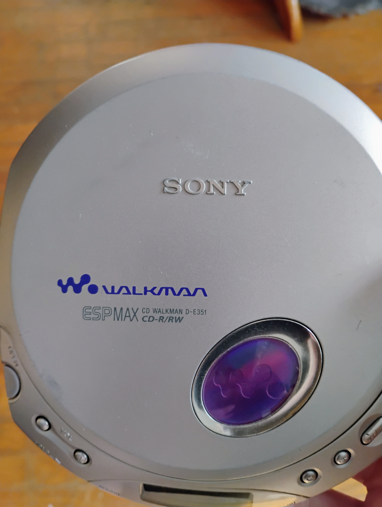 Sony Walkman D-E351 Portable CD Player