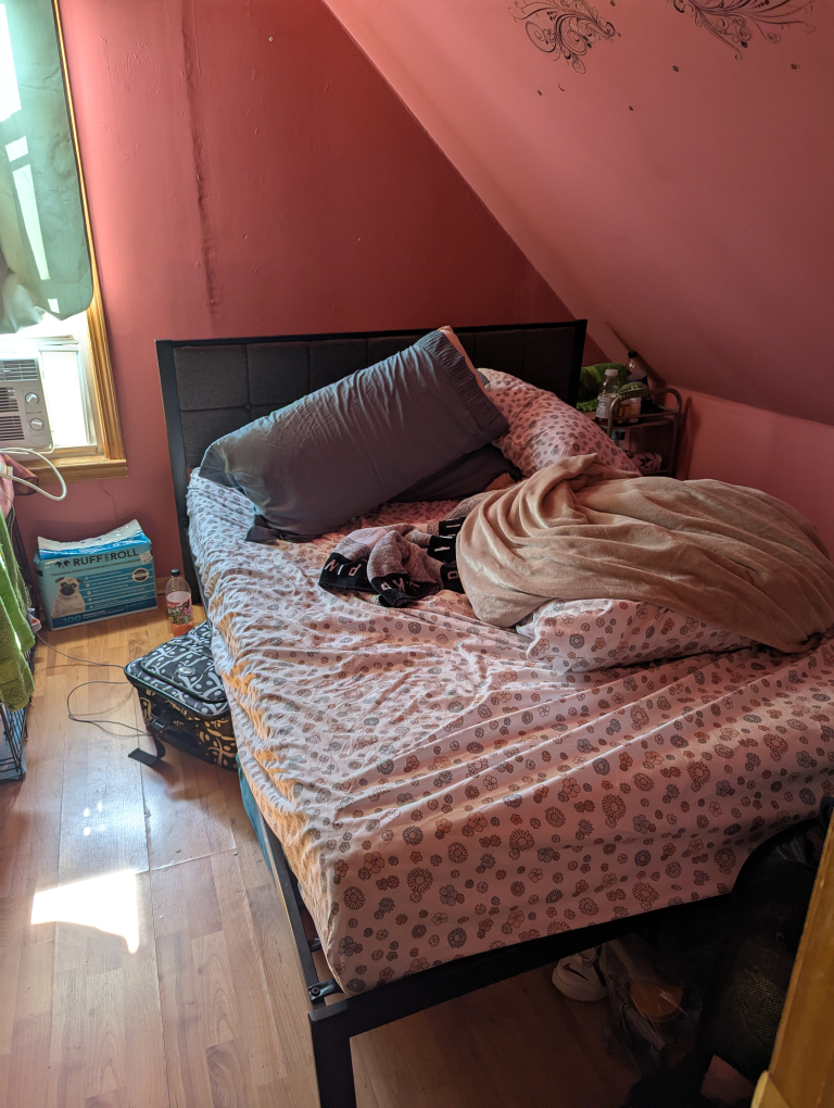 Bed frame queen