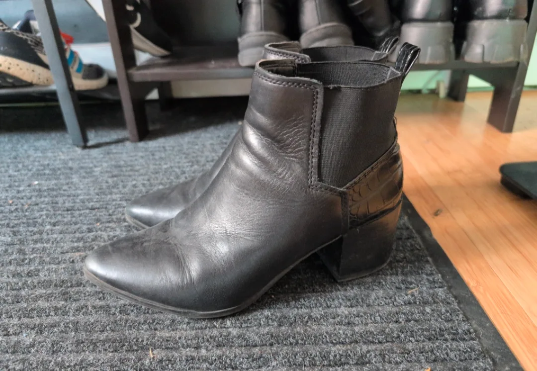 Aldo Black Leather Heeled Booties thumbnail