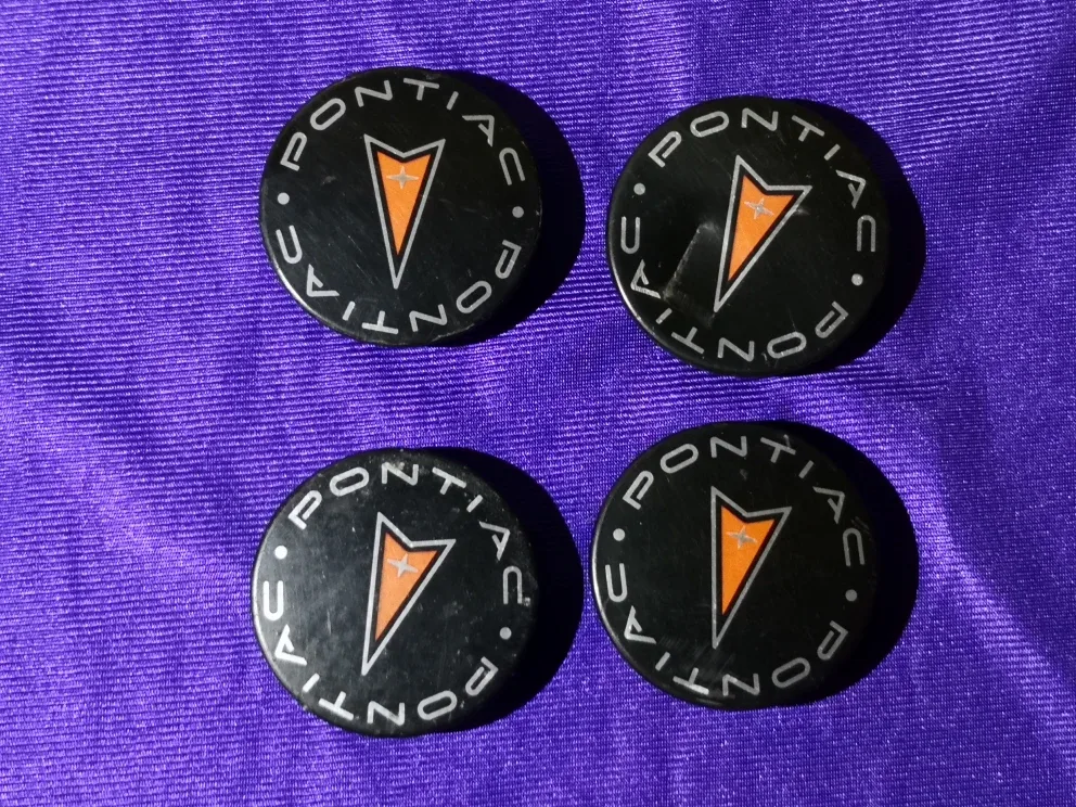 4x Pontiac Center Caps thumbnail