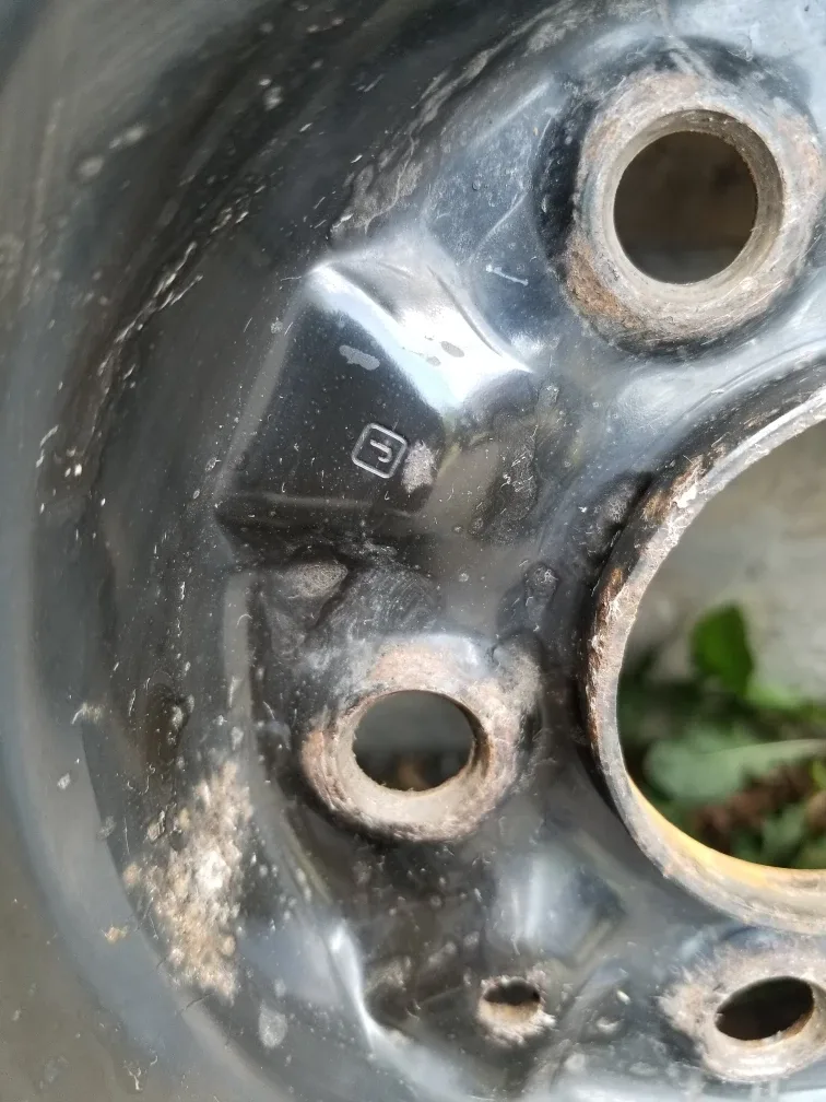 205/60/R16 winter tires (+ rims), Bridgestone, used one season image indicator(8)