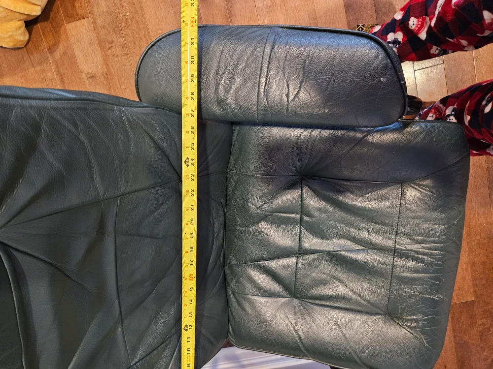 palliser recliner chair heavy use, no ottoman image indicator(7)