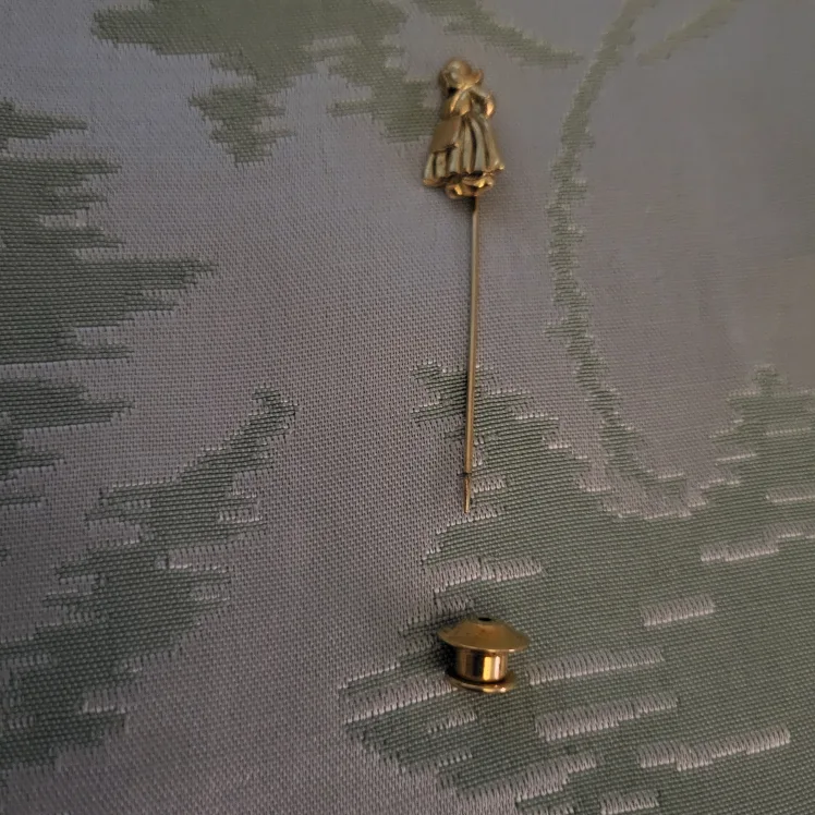 Vintage Gold-Tone Figurine Hat Pin thumbnail