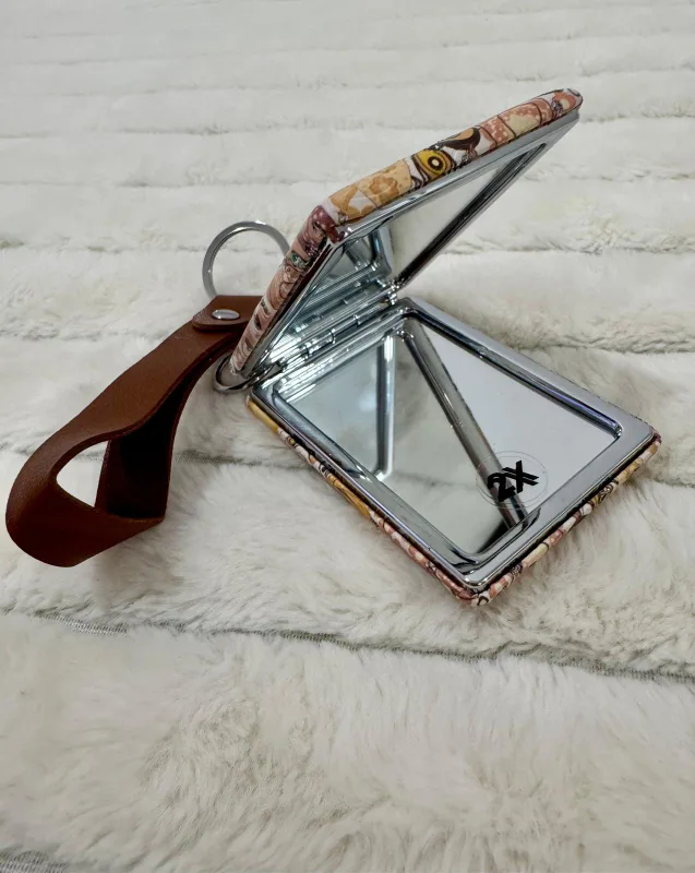 Peacock Design Compact Mirror with Strap image indicator(10)