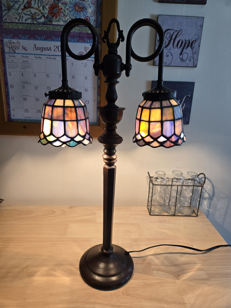Tiffany Stained Glass Style Table Lamp
