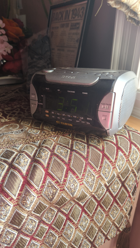 Curtis Alarm Clock Radio