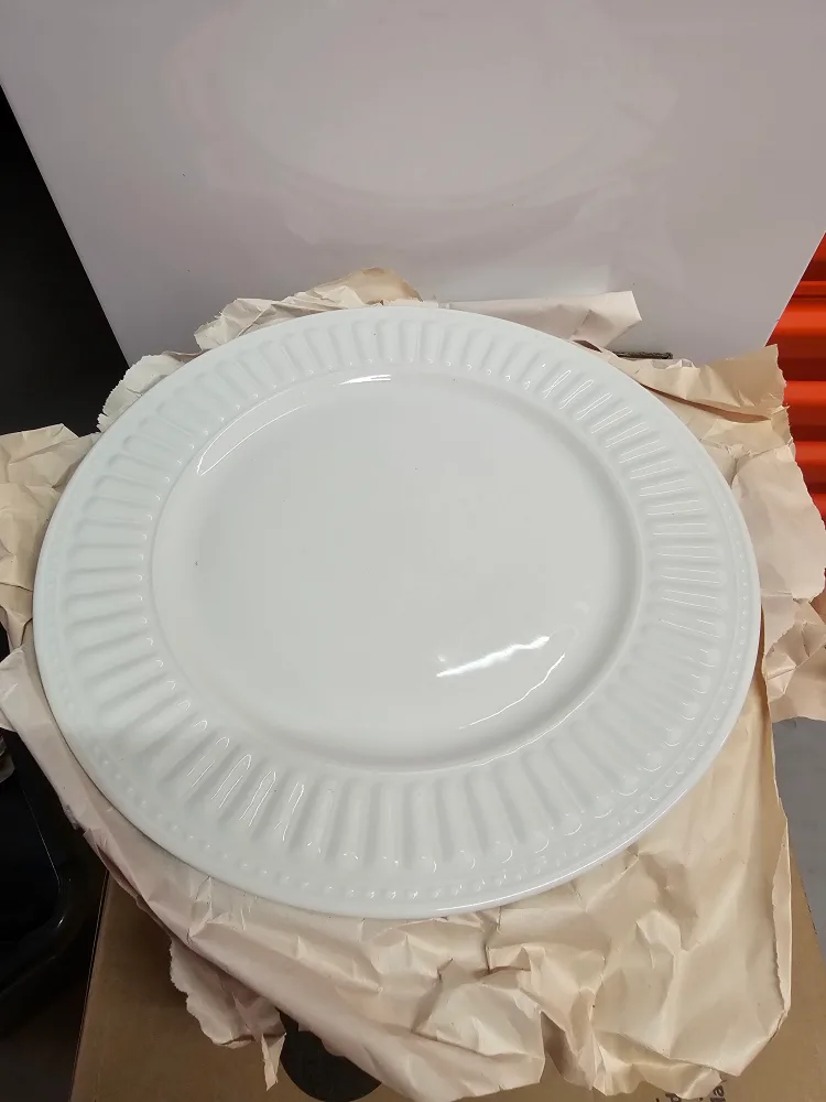 White Decorative Dinner Plates thumbnail