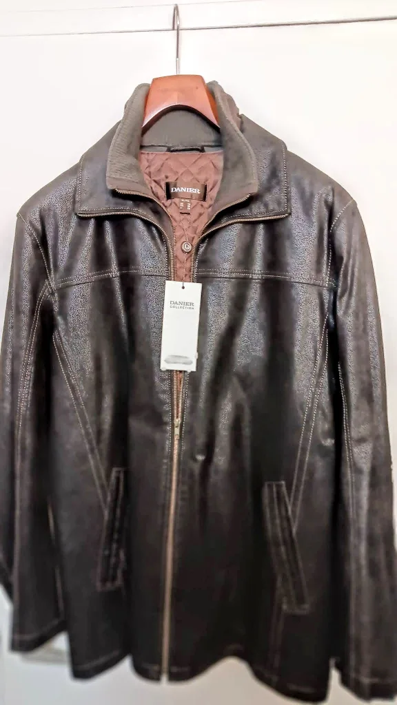 Danier Leather Jacket XL - Like New thumbnail