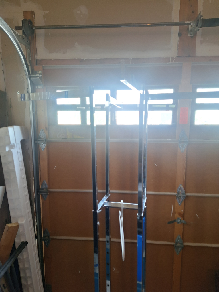 ROLLING CLOTHING RACK