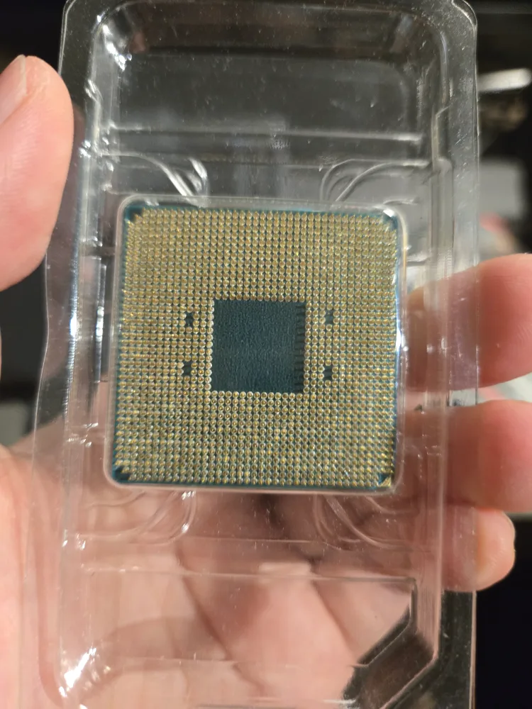 AMD Ryzen 7 5700X3D CPU - New in Box image indicator(2)